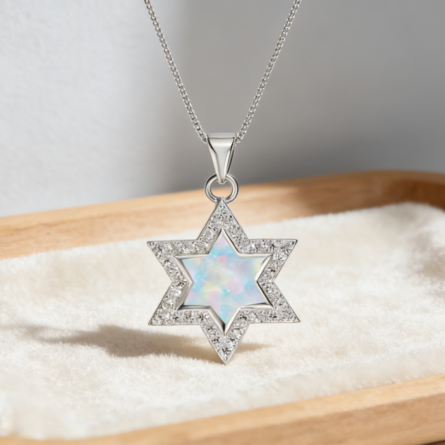 Collier Magen David opale bleue argent?